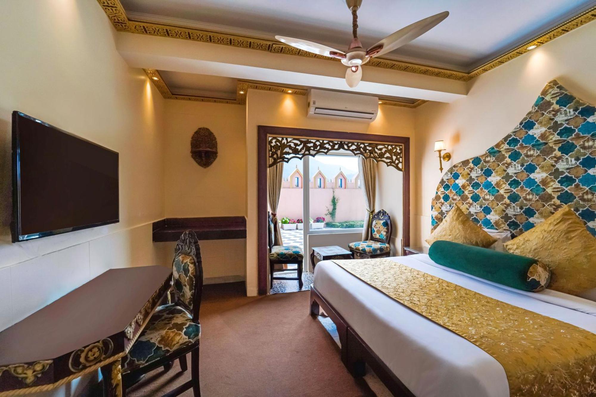 The Neeraj Ganga Heritage Palace Risikés Kültér fotó