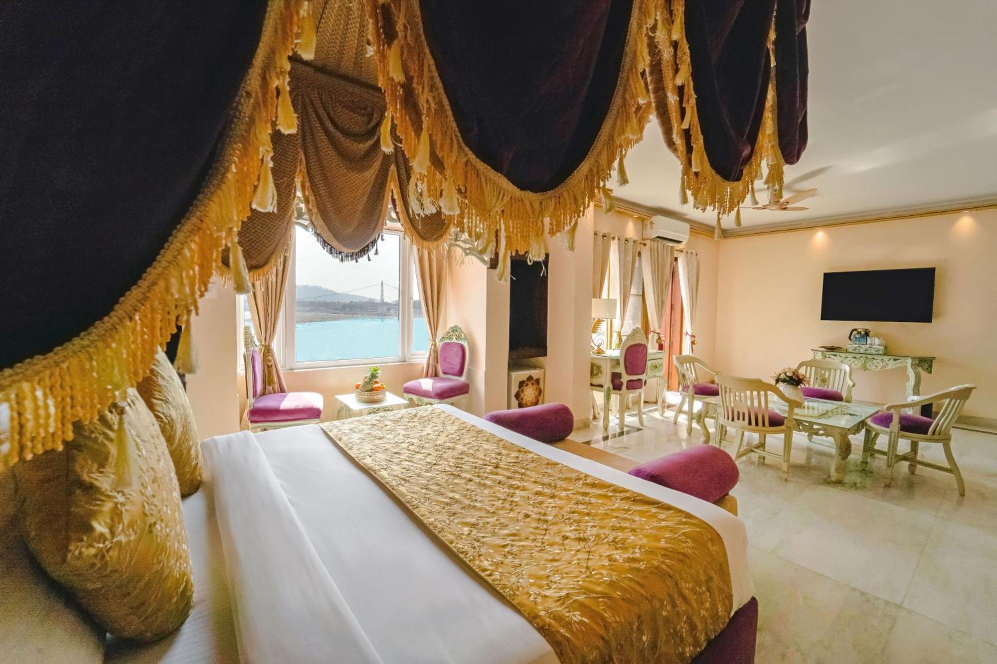 The Neeraj Ganga Heritage Palace Risikés Kültér fotó