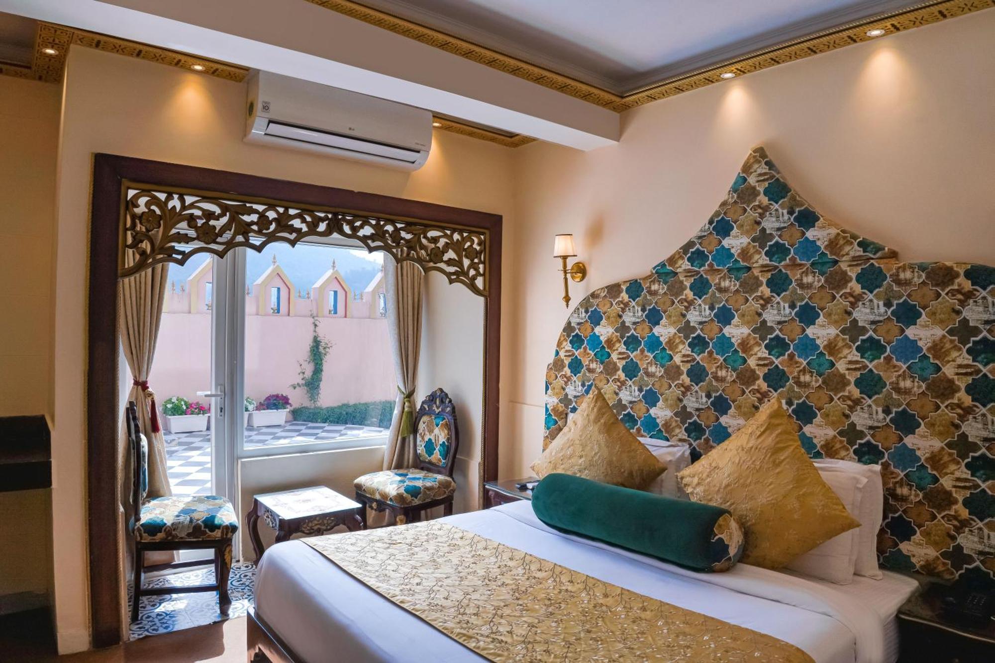 The Neeraj Ganga Heritage Palace Risikés Kültér fotó