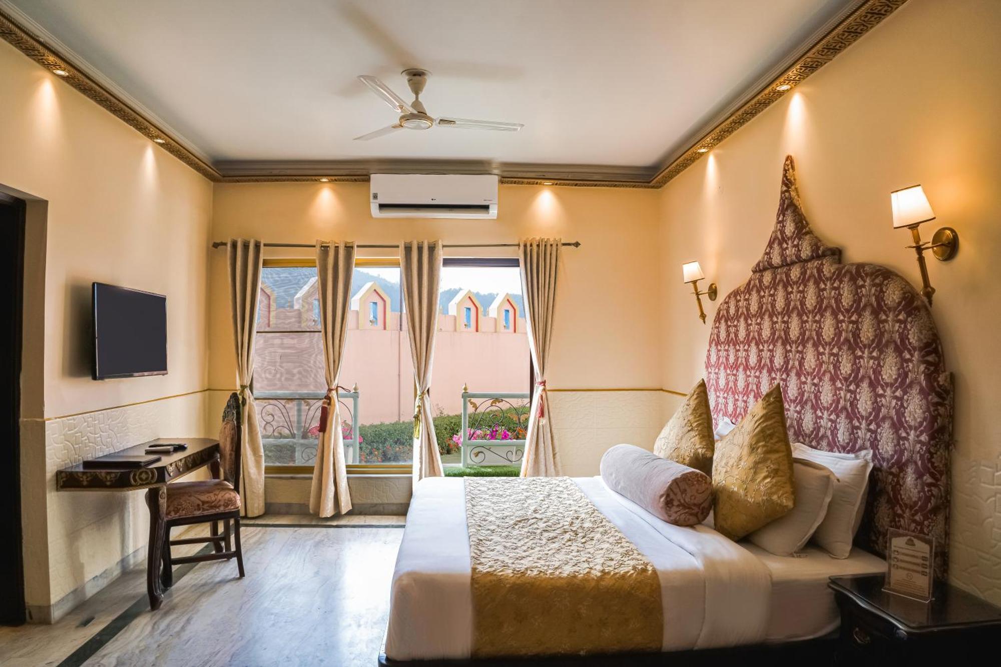 The Neeraj Ganga Heritage Palace Risikés Kültér fotó