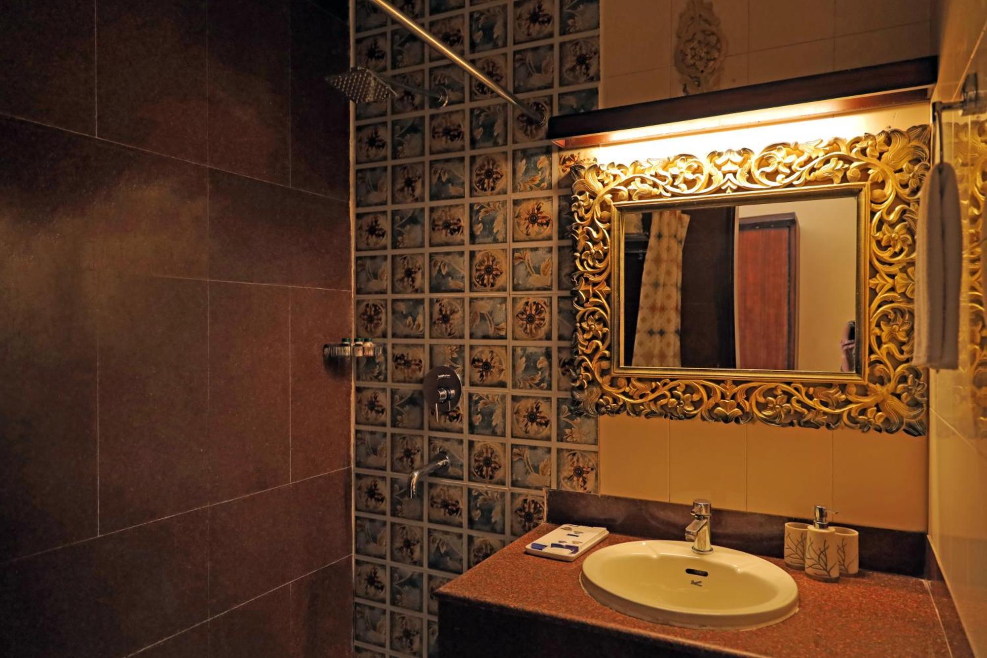 The Neeraj Ganga Heritage Palace Risikés Kültér fotó